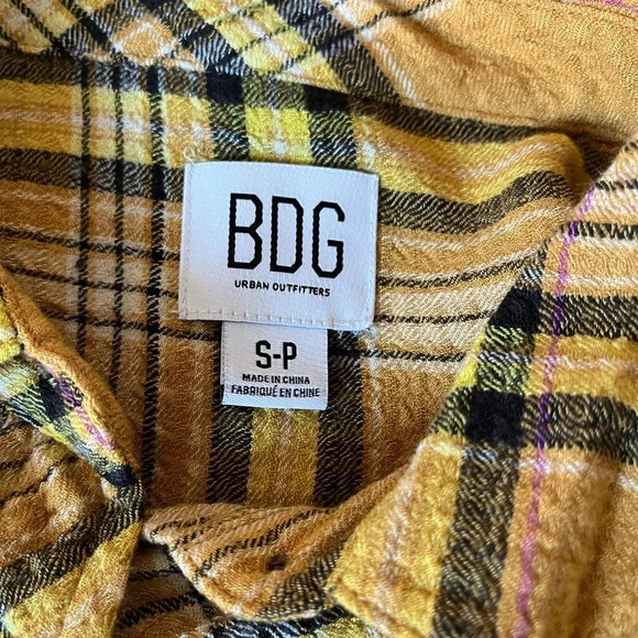 BDG Urban Outfitters boyfriend flannel button down shirt, size SP - Picture 3 of 6